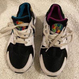 Kids Nike Huarache Run size 5.5